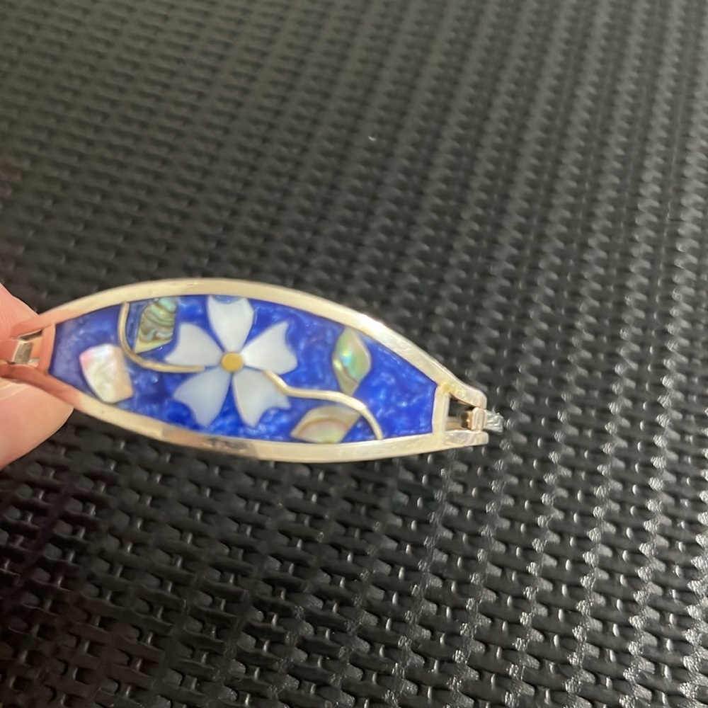 Gorgeous Vintage Alpaca Mexico Silver bracelet.